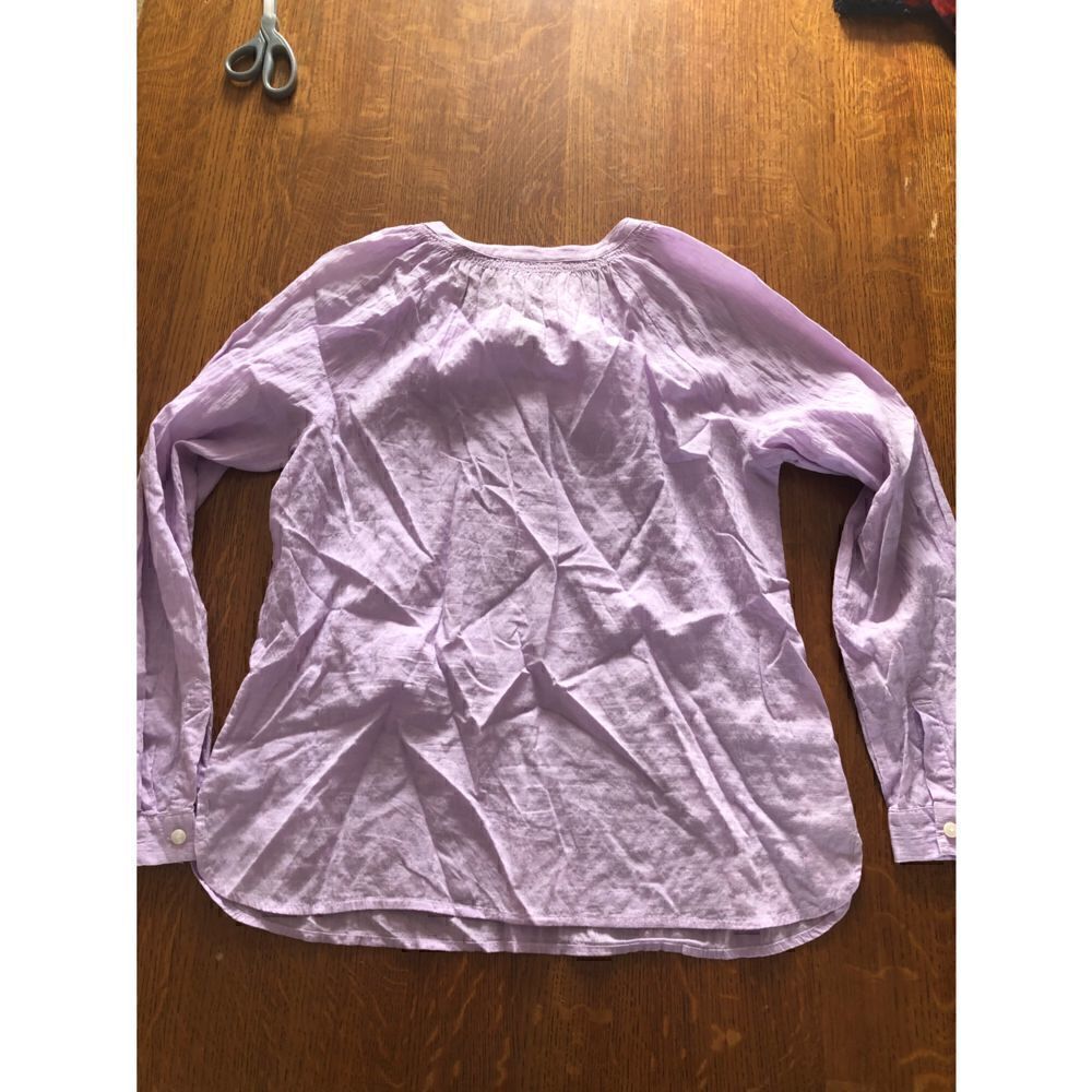 LOFT Lilac Henley Style Pullover Size Small - Picture 3 of 8